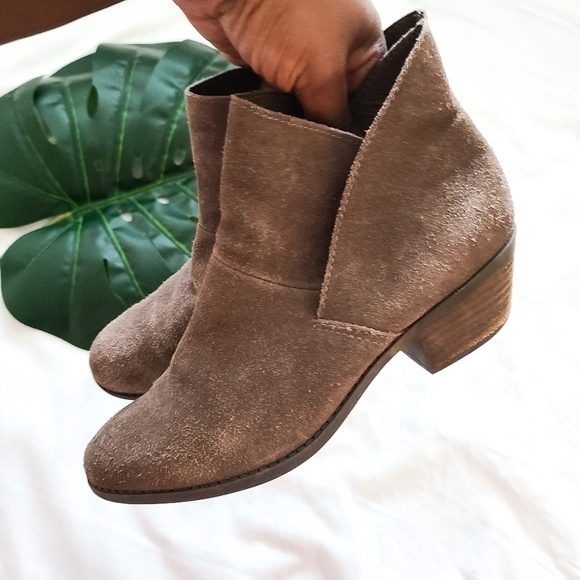 Me too zale slip on booties - Picture 3 of 9